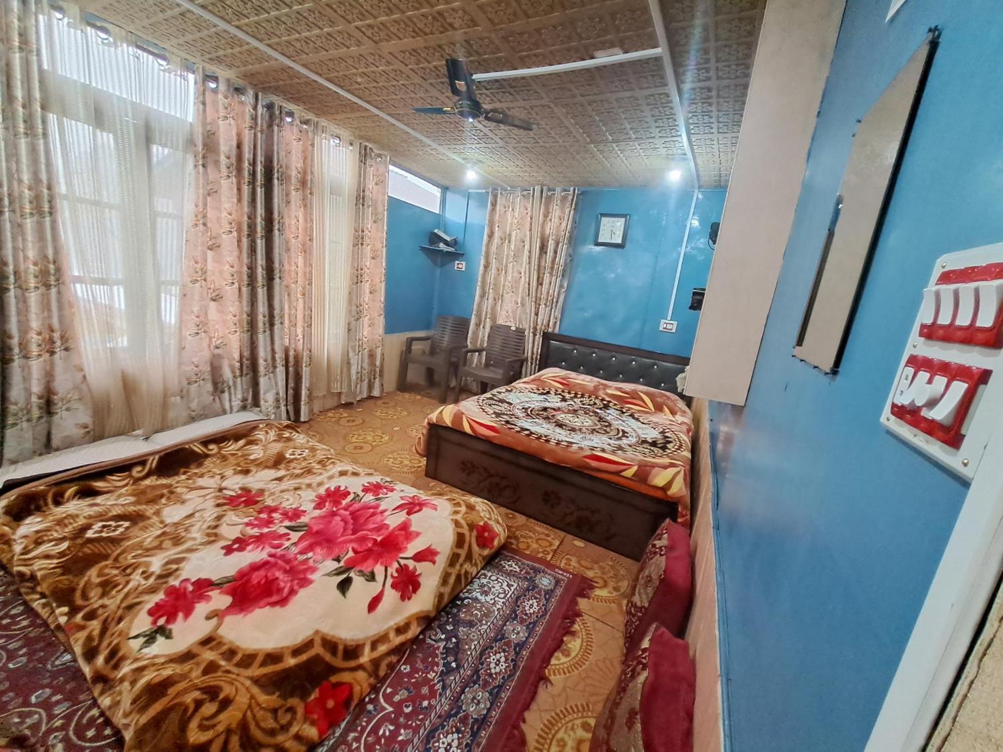 Lakeside Homestay Srinagar Dış mekan fotoğraf