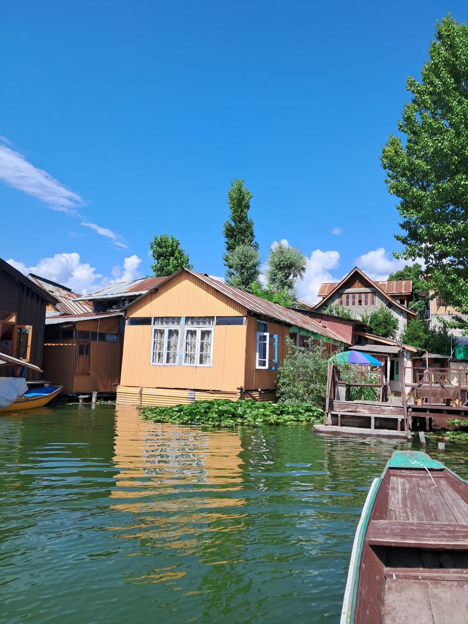 Lakeside Homestay Srinagar Dış mekan fotoğraf